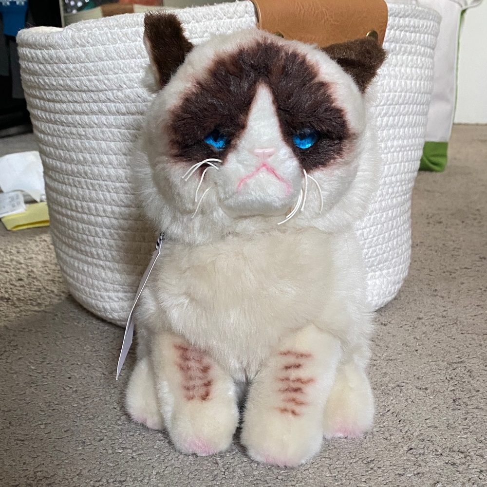 Plush Grumpy Cat Toy NWT